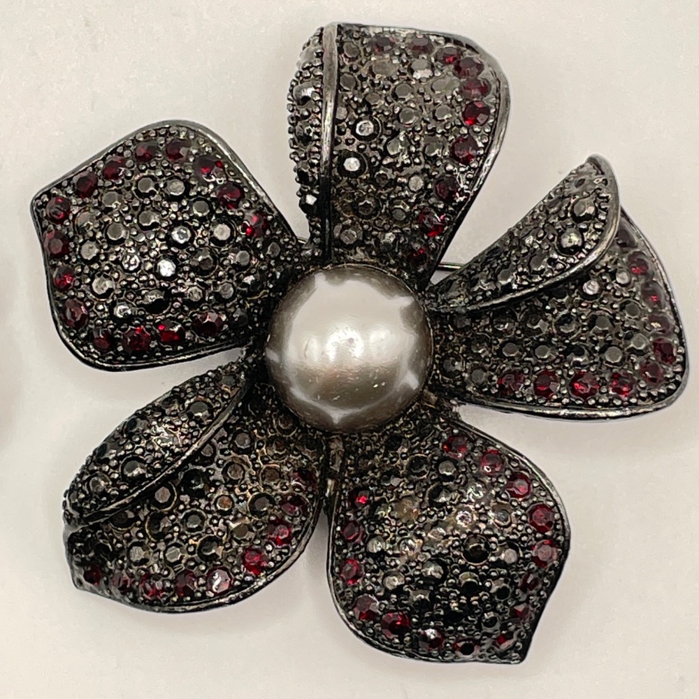 Vintage Anne Klein Unsigned Black & Red Flower Pin Brooch